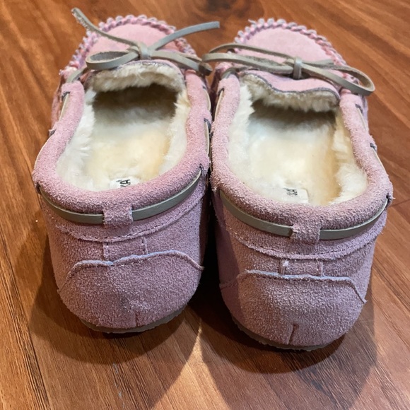 NWOT Minnetonka moccasins - Picture 2 of 5